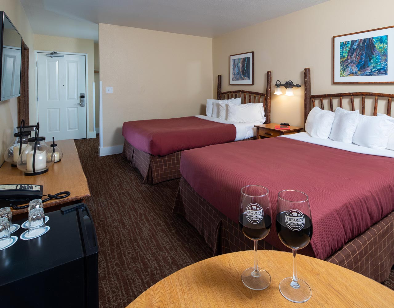 John Muir Lodge Standard Room Two Queens room interior