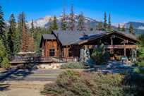 Exterior view of Wuksachi Lodge in Sequoia National Park